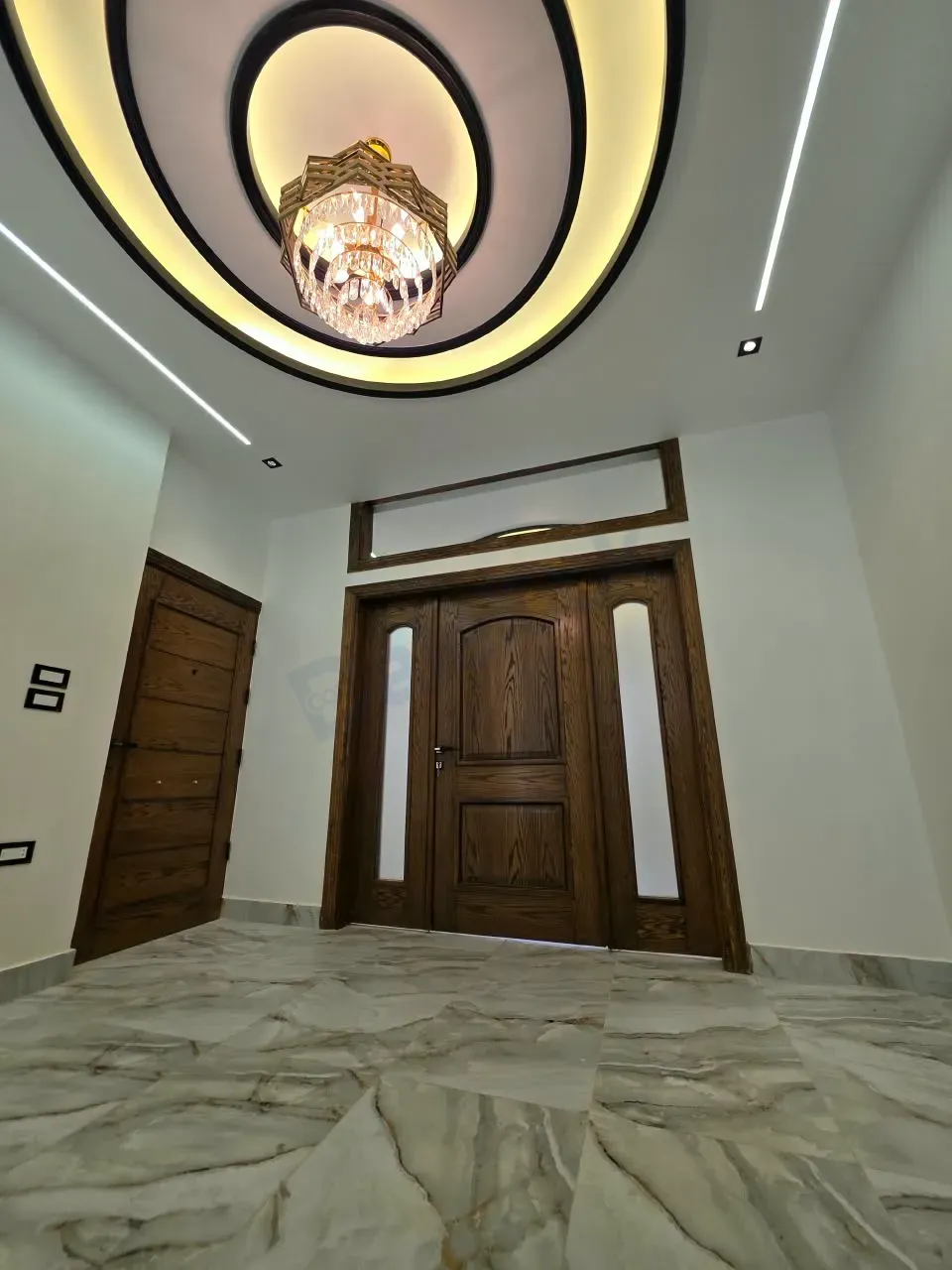 For sale apartment in Muadamiyat Al-Sham, first residence