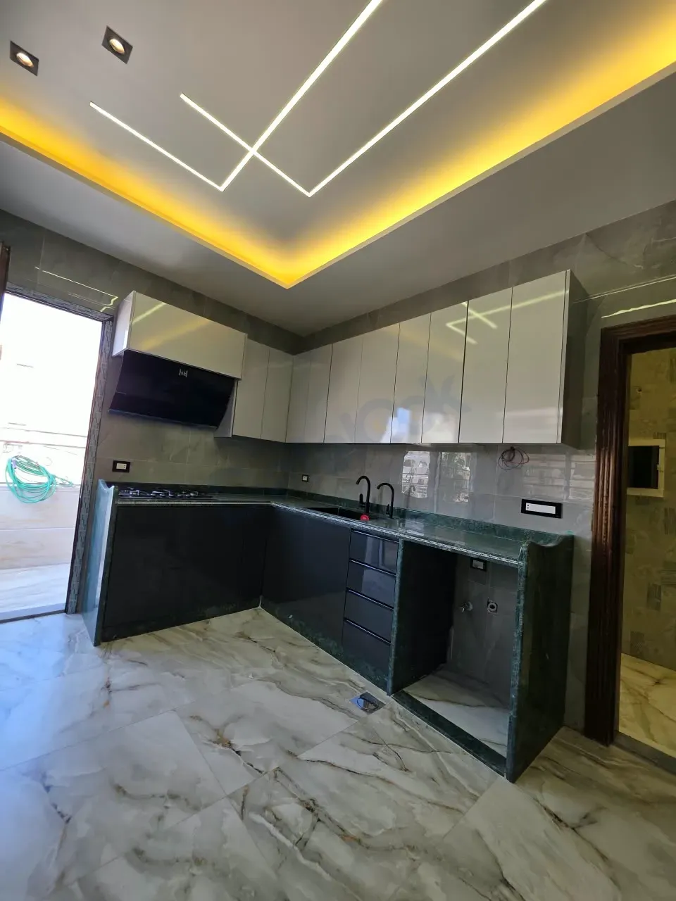 uploads/advertisements/images/للبيع_شقة_في_معضمية_الشام_سكن_أول__6_-1787863481255.webp