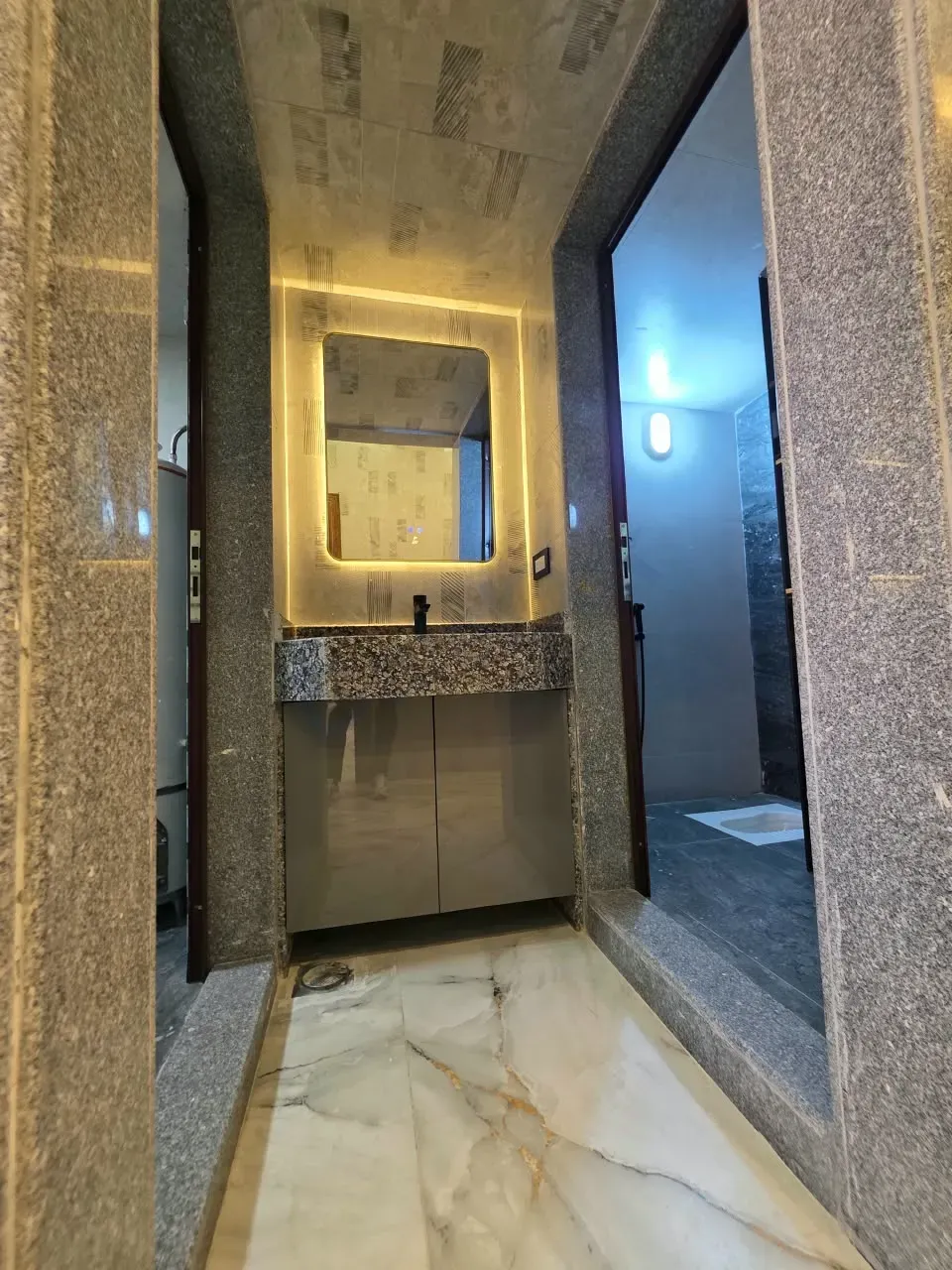 uploads/advertisements/images/للبيع_شقة_في_معضمية_الشام_سكن_أول__9_-1787863481255.webp