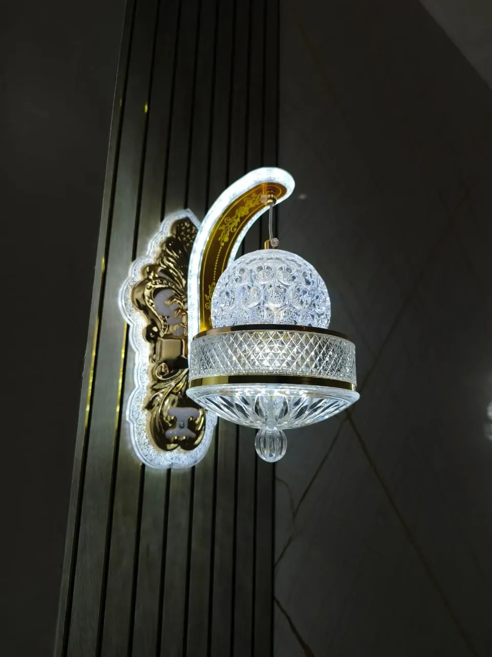 uploads/advertisements/images/للبيع_شقة_كسوة_سوبر_في_حرستا_حي_كرم_الطلعة__7_-1792343824672.webp