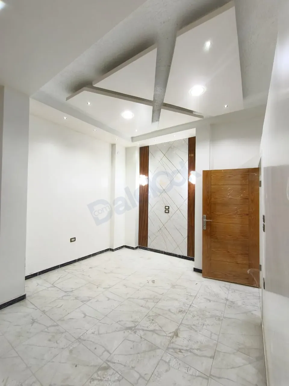 uploads/advertisements/images/للبيع_شقة_كسوة_سوبر_في_حرستا_حي_كرم_الطلعة__8_-1792343824671.webp