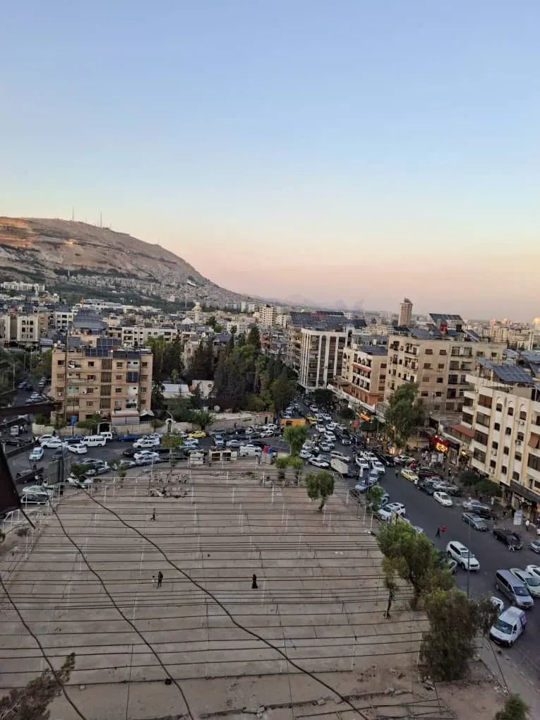 uploads/advertisements/images/للبيع_شقة_لقطة_في_دمشق_المزة_الشيخ_سعد_بنايات_ال_14__10_-1790176662071.webp