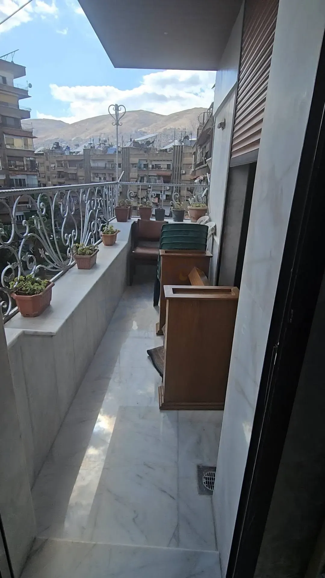 uploads/advertisements/images/للبيع_شقة_للبيع_في_شرقي_ركن_الدين_أوتوستراد_الفيحاء__3_-1791219395691.webp