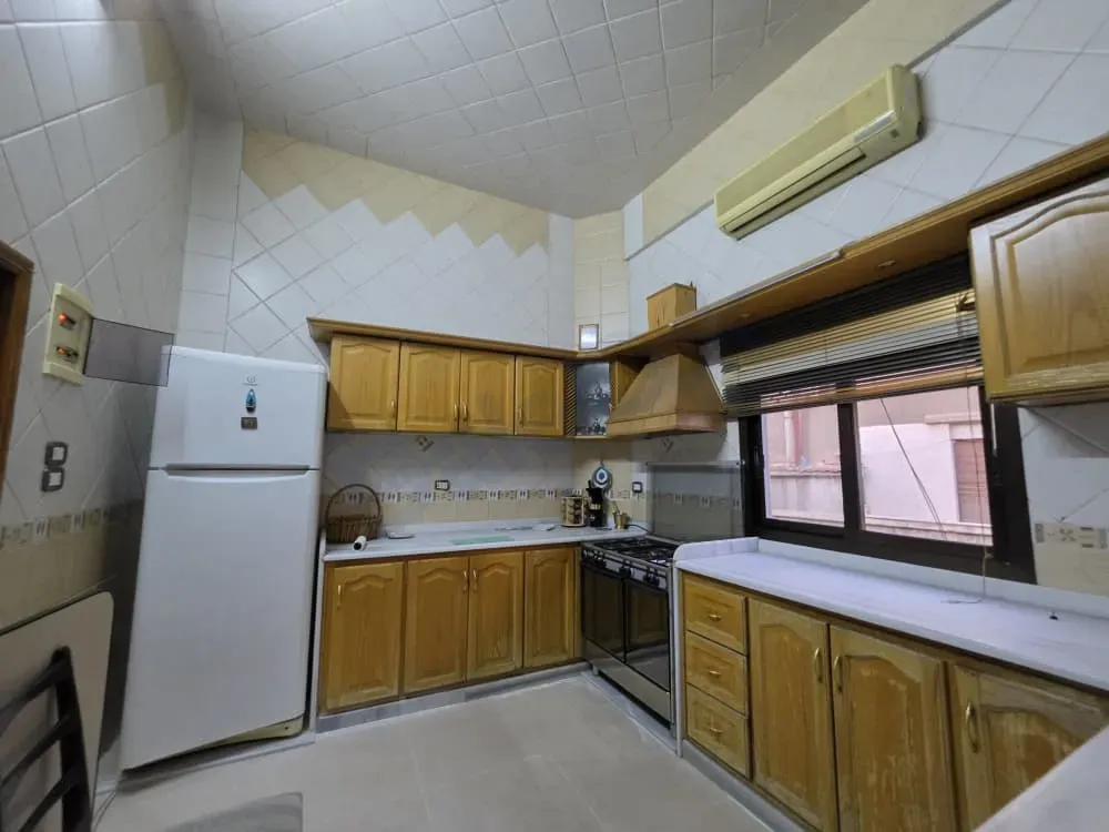 uploads/advertisements/images/للبيع_شقة_مع_الأسطوح_في_شارع_بغداد__8_-1785430348210.webp