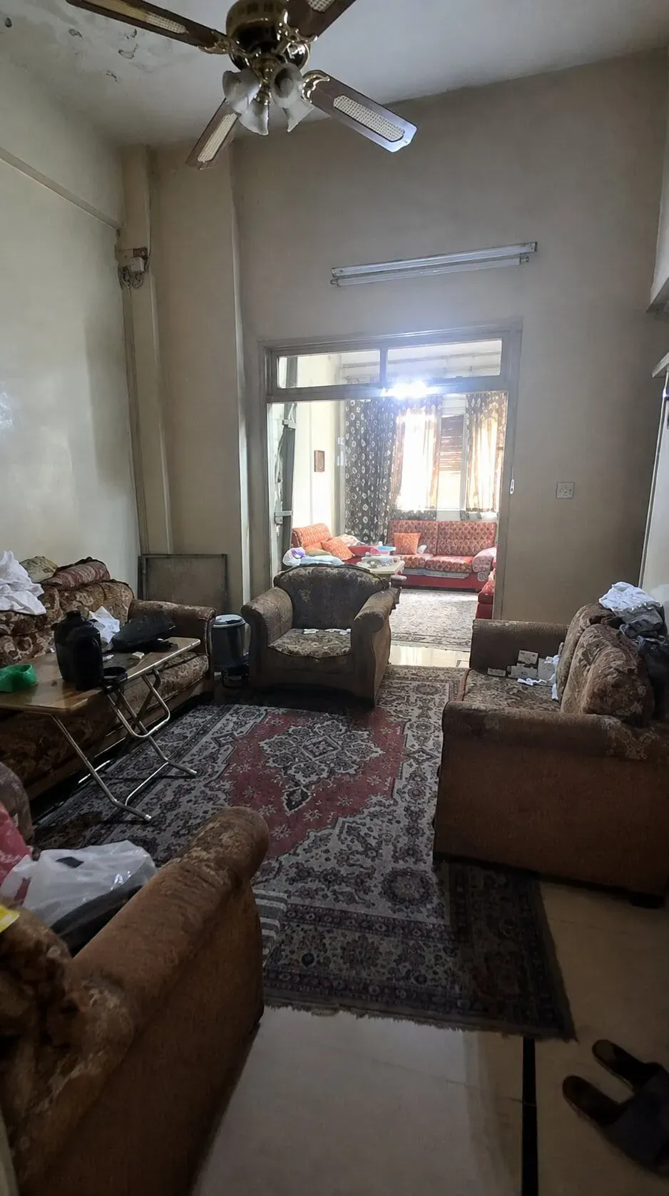 للبيع شقة مع السطح في القصور جادة الخطيب