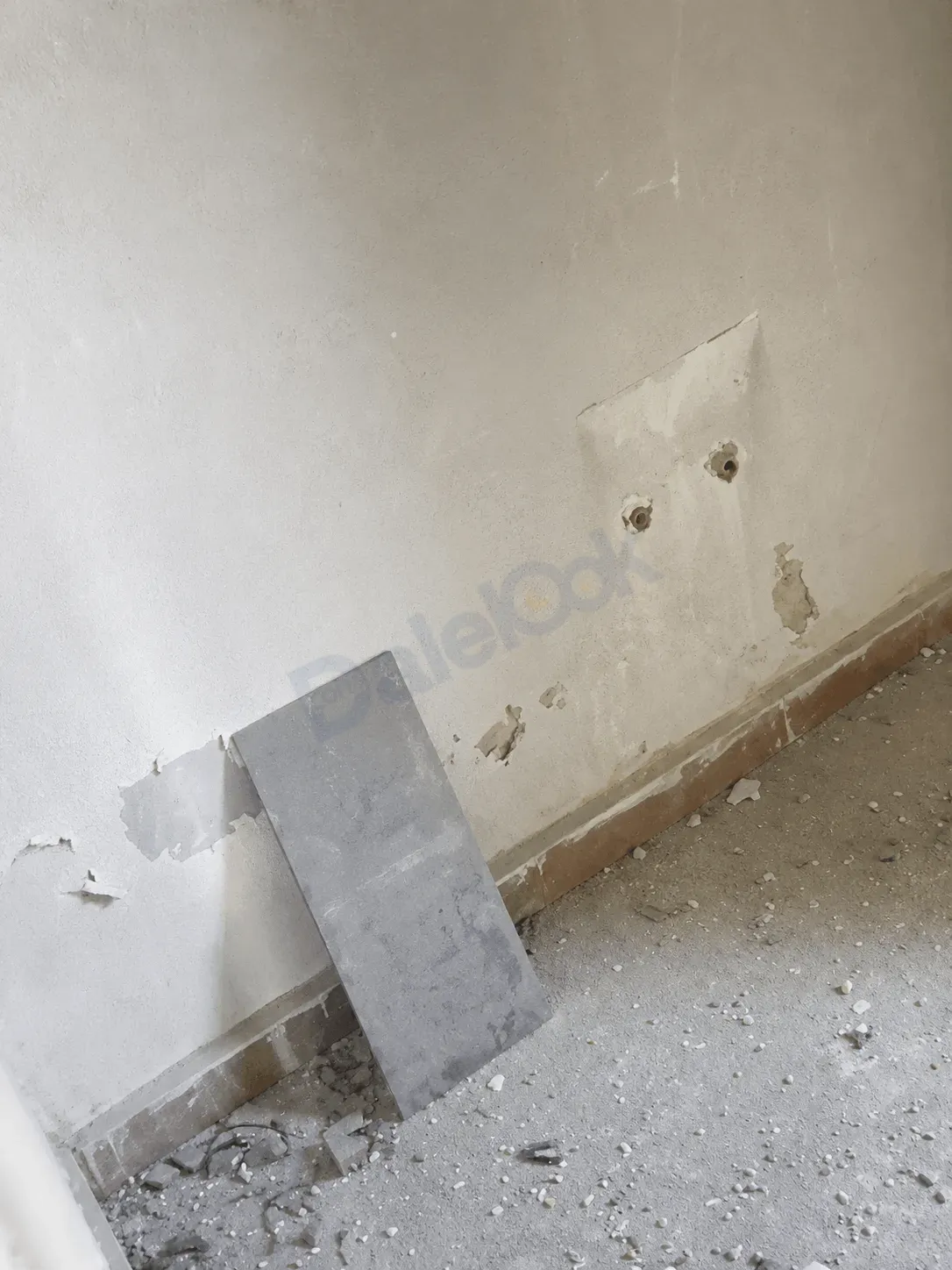 uploads/advertisements/images/للبيع_شقة_مع_السطح_في_مخيم_اليرموك__2_-1785433931208.webp
