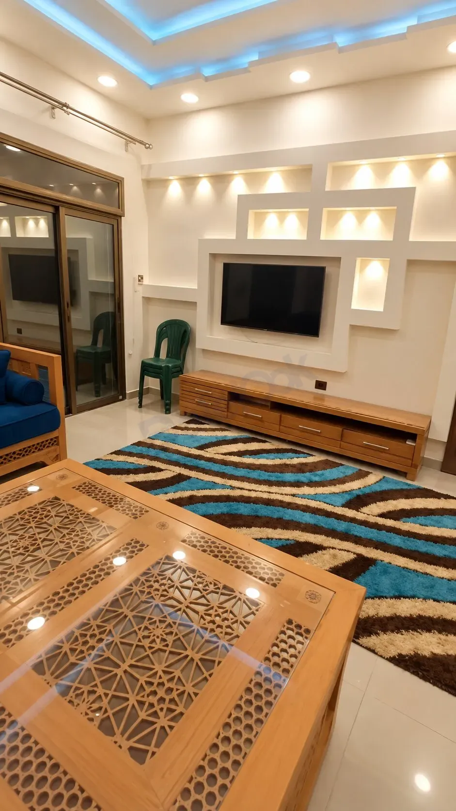 uploads/advertisements/images/للبيع_شقة_مع_الفرش_في_الجسر_الأبيض_بجانب_السفارة_الفرنسية__8_-1789307239473.webp
