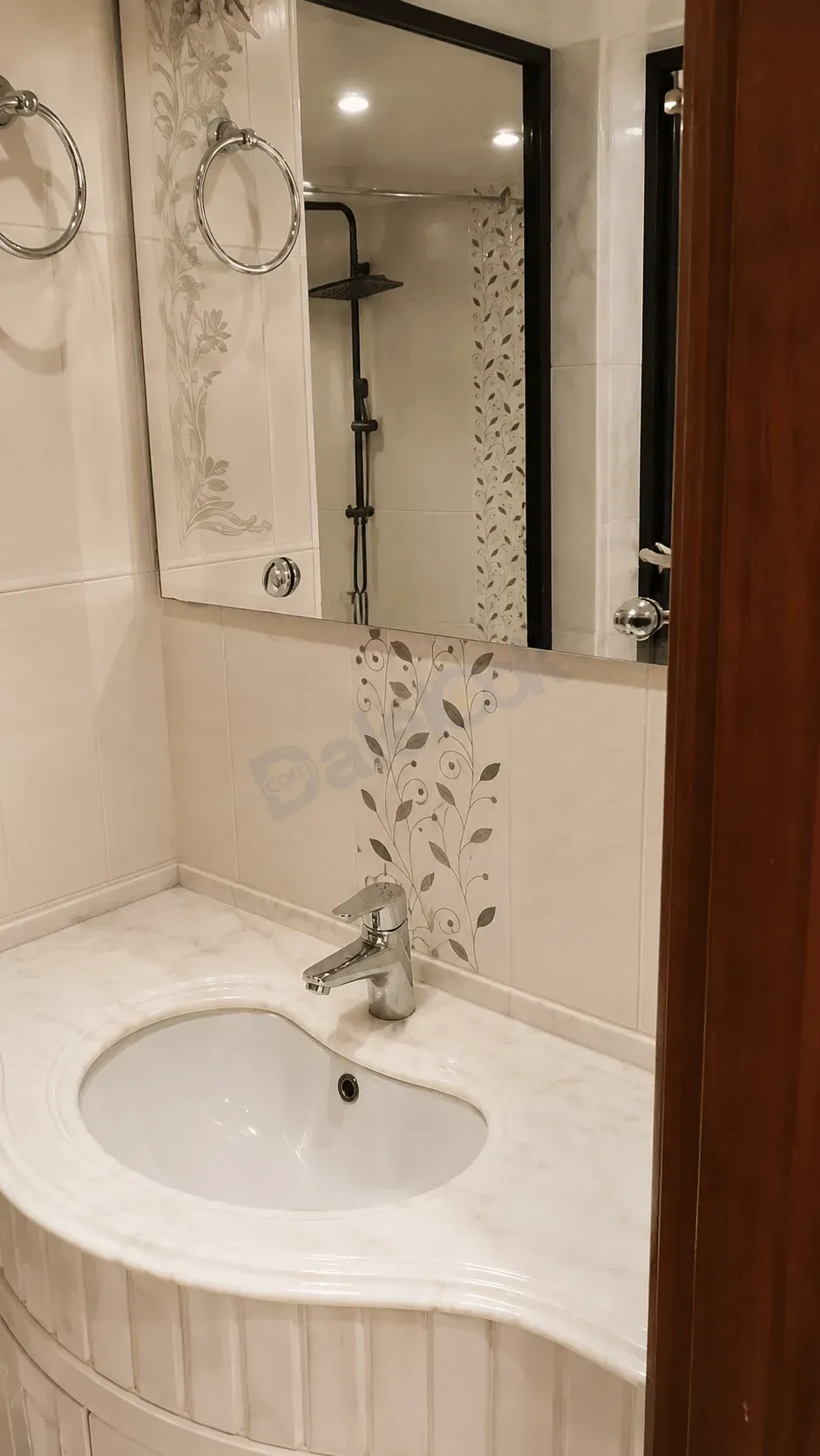 uploads/advertisements/images/للبيع_شقة_مع_الفرش_في_العمارة__6_-1783458509682.webp