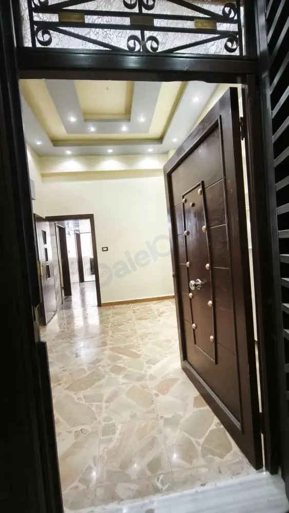 uploads/advertisements/images/للبيع_شقة_مفروشة_في_حرستا_حي_بيدر__2_-1792415754915.webp