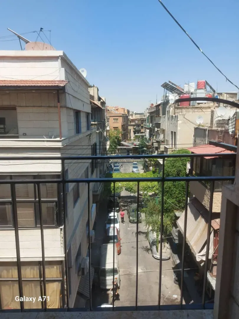 uploads/advertisements/images/للبيع_شقة_مفروشة_في_موقع_مميز_بين_شهبندر_وسبع_بحرات__10_-1786655242558.webp