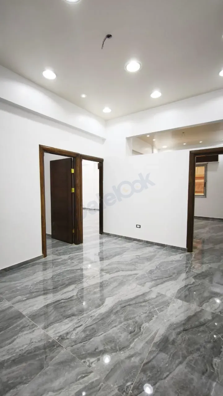 uploads/advertisements/images/للبيع_شقة_مكسية_في_حرستا_حي_بيدر__1_-1792416977969.webp