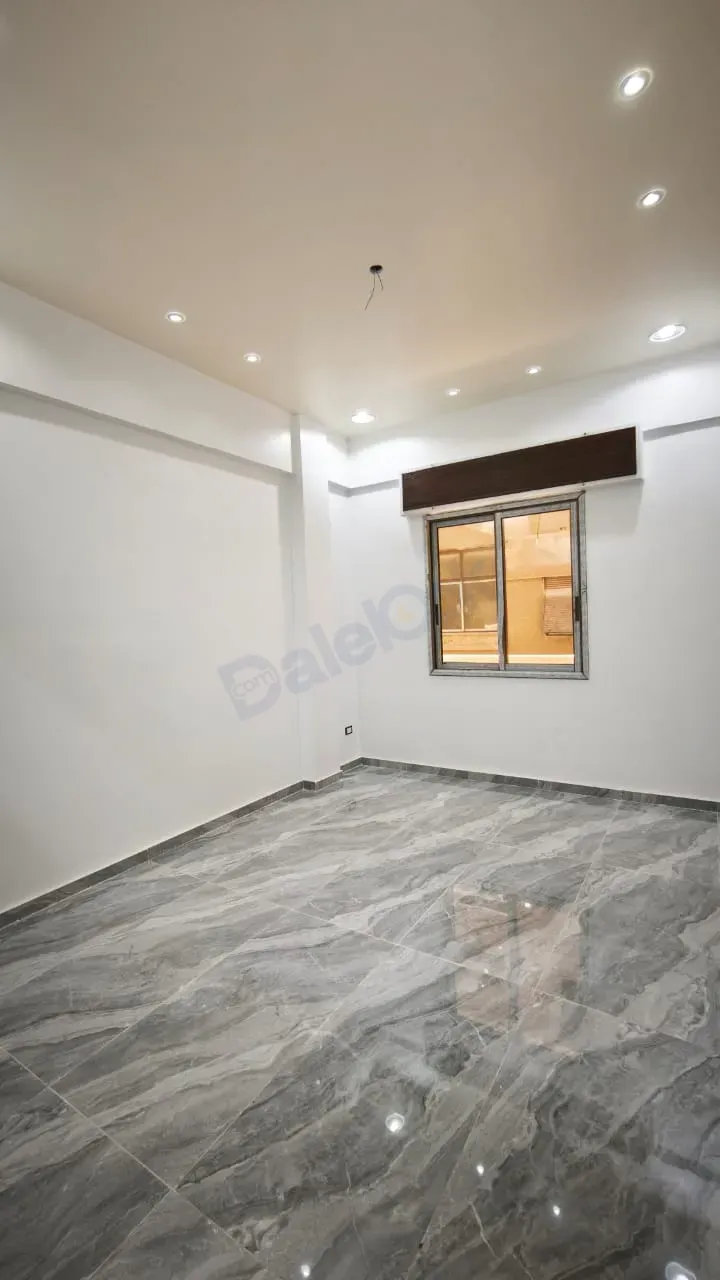 uploads/advertisements/images/للبيع_شقة_مكسية_في_حرستا_حي_بيدر__3_-1792416977968.webp