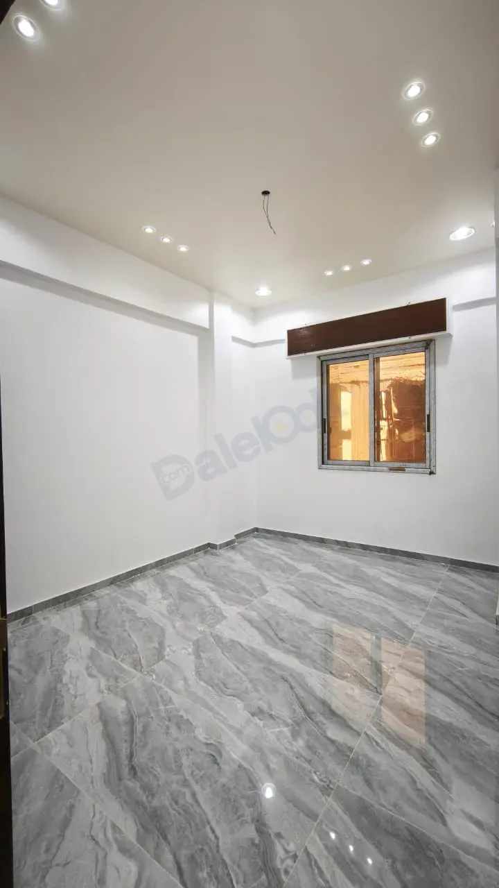 uploads/advertisements/images/للبيع_شقة_مكسية_في_حرستا_حي_بيدر__5_-1792416977969.webp