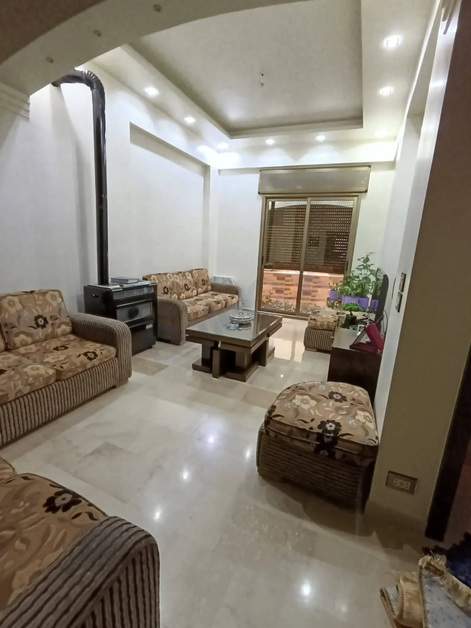 للبيع شقة مميزة بسعر مناسب في زملكا