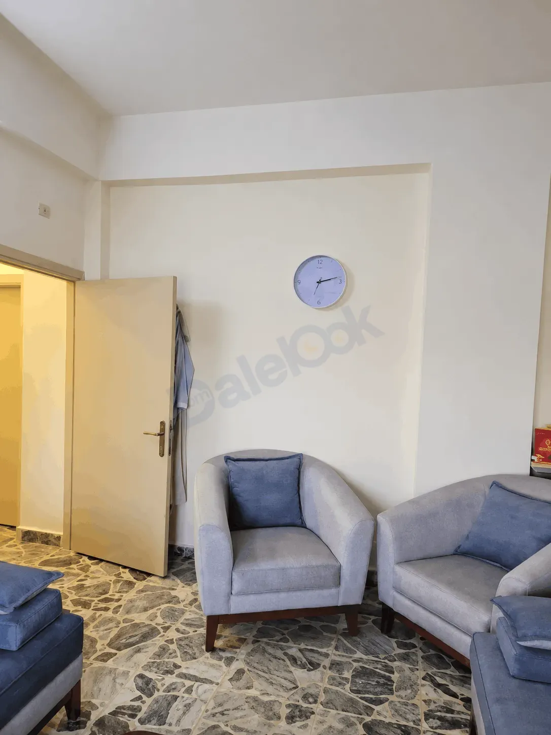 uploads/advertisements/images/للبيع_شقة_مميزة_في_المزرعة__3_-1785248149745.webp