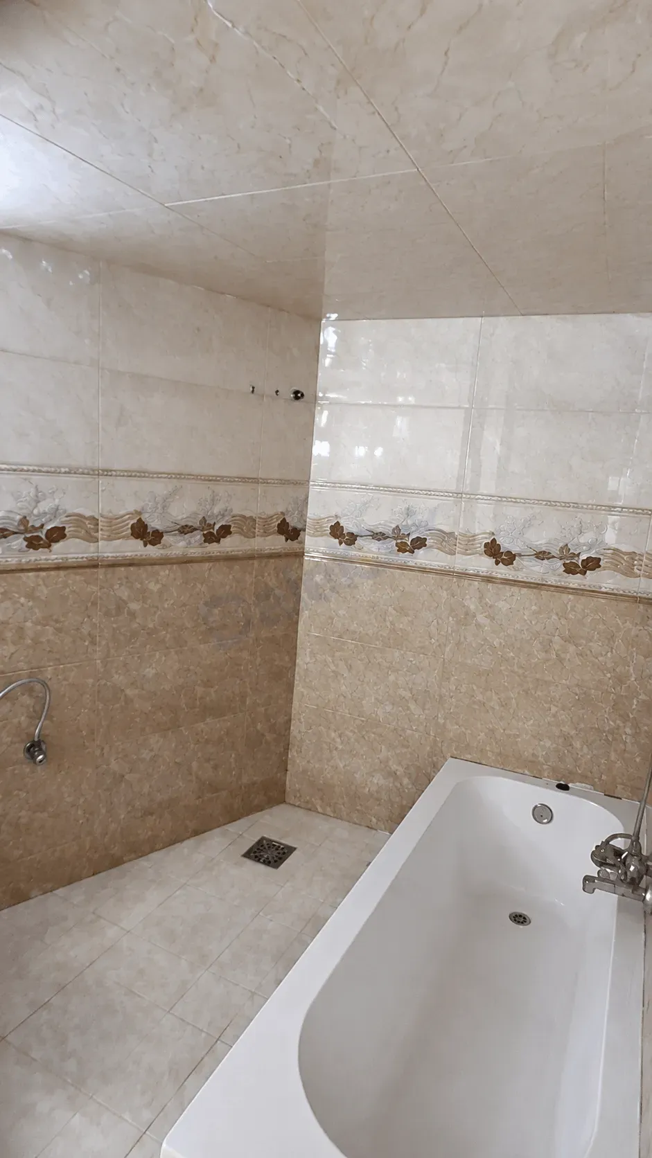 uploads/advertisements/images/للبيع_شقة_مميزة_في_الهامة___حي_جمرايا__3_-1784651923625.webp