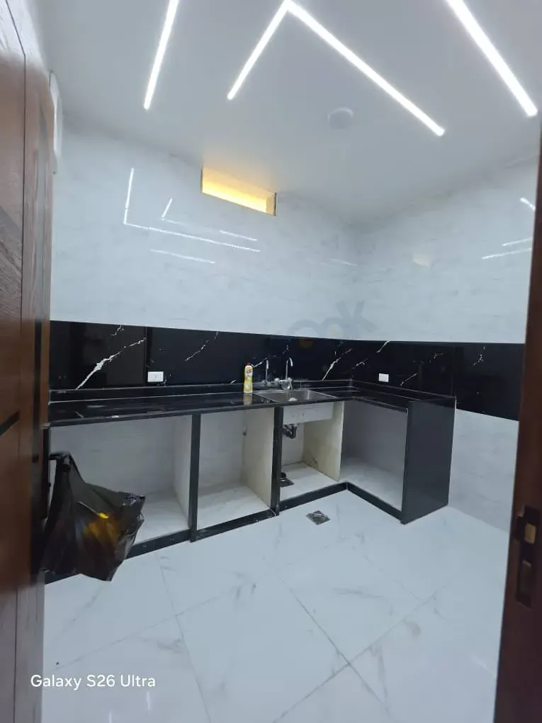 uploads/advertisements/images/للبيع_شقة_مميزة_في_ببيلا_السوق_الشرائي__3_-1792002472047.webp