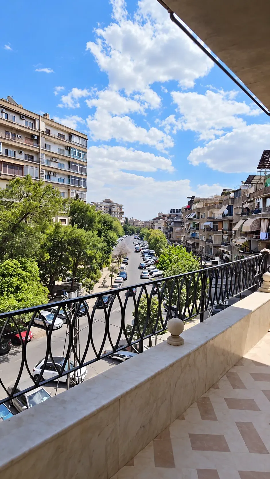 uploads/advertisements/images/للبيع_شقة_مميزة_في_دمشق_حي_التجارة__10_-1788646400532.webp