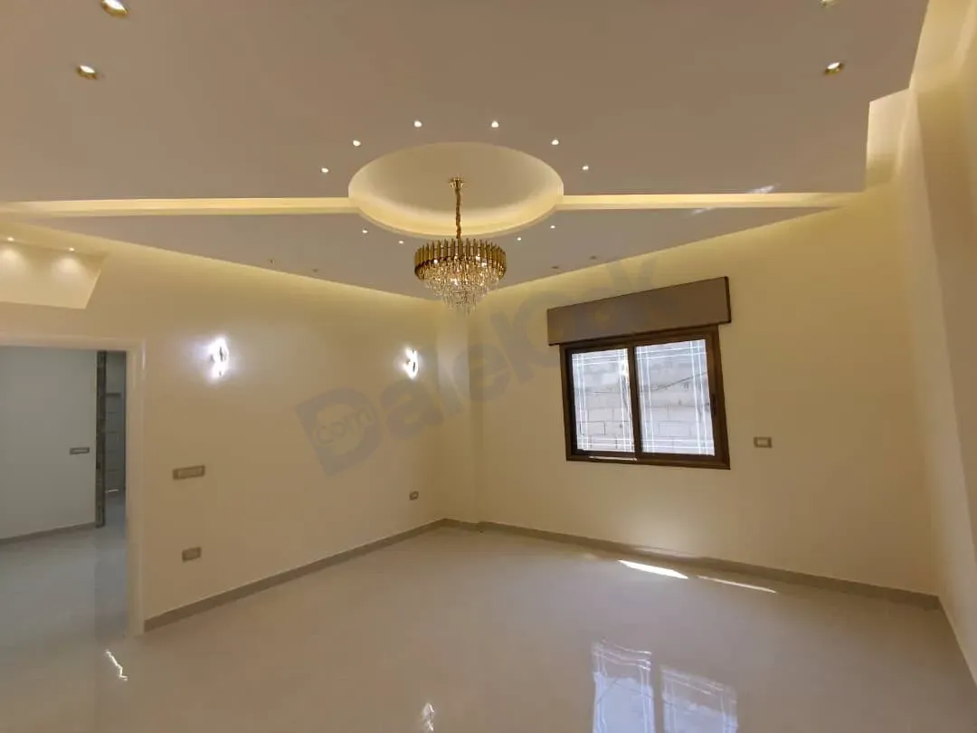For sale apartment from the owner in Muadamiyat Al-Sham