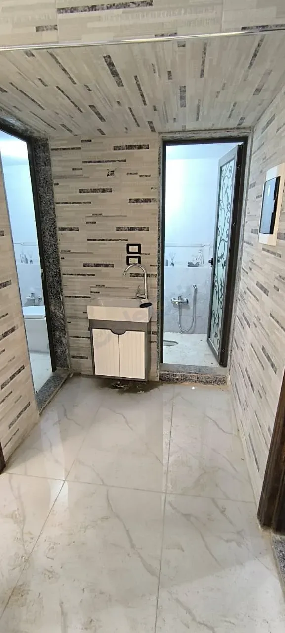 uploads/advertisements/images/للبيع_شقة_من_المالك_في_معضمية_الشام__12_-1787318092568.webp