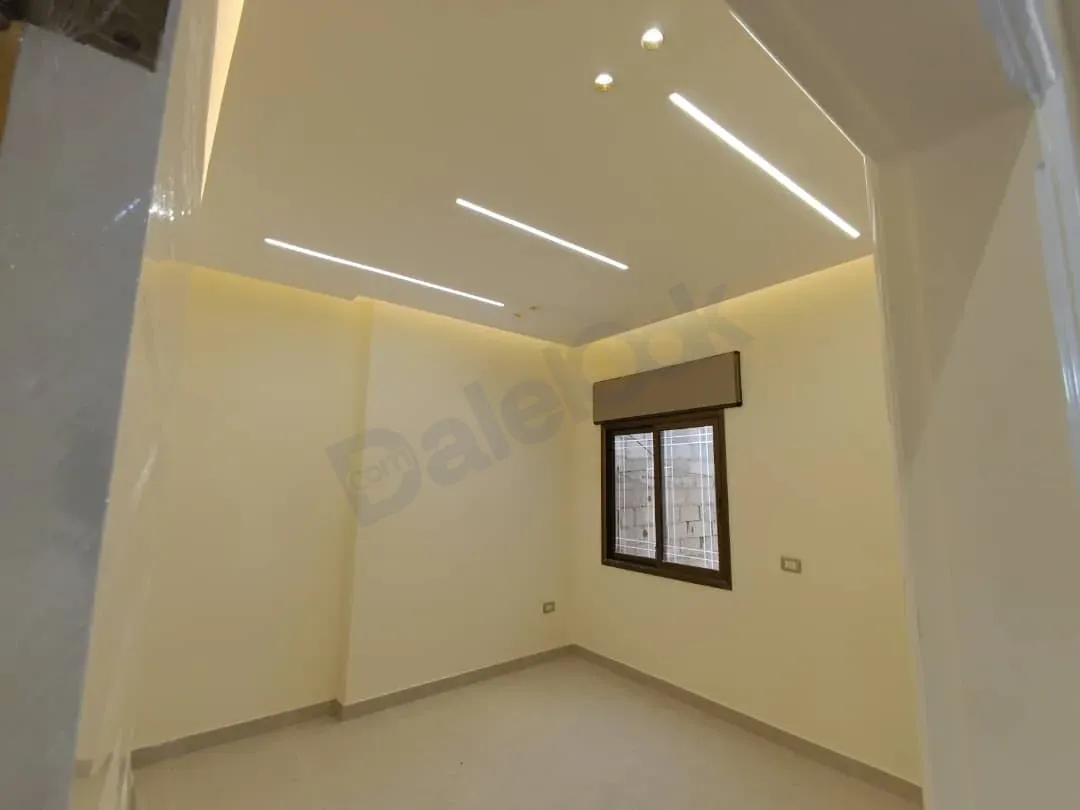 For sale apartment from the owner in Muadamiyat Al-Sham