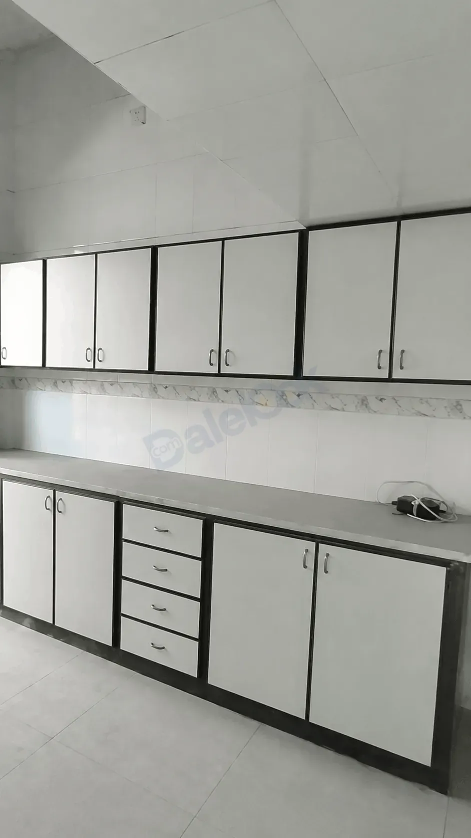uploads/advertisements/images/للبيع_شقة_واسعة_في_الشهبندر__4_-1784299164663.webp
