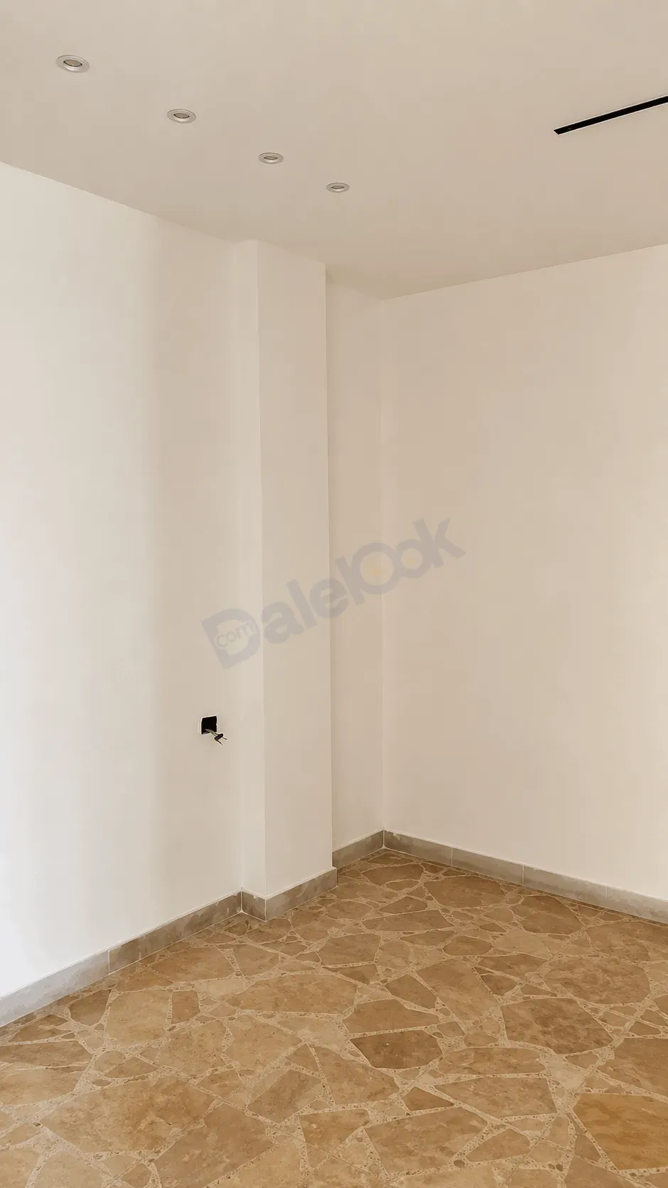 uploads/advertisements/images/للبيع_شقة_واسعة_في_المزة_86_بعد_فلافل_على_كيفك__1_-1783544163818.webp