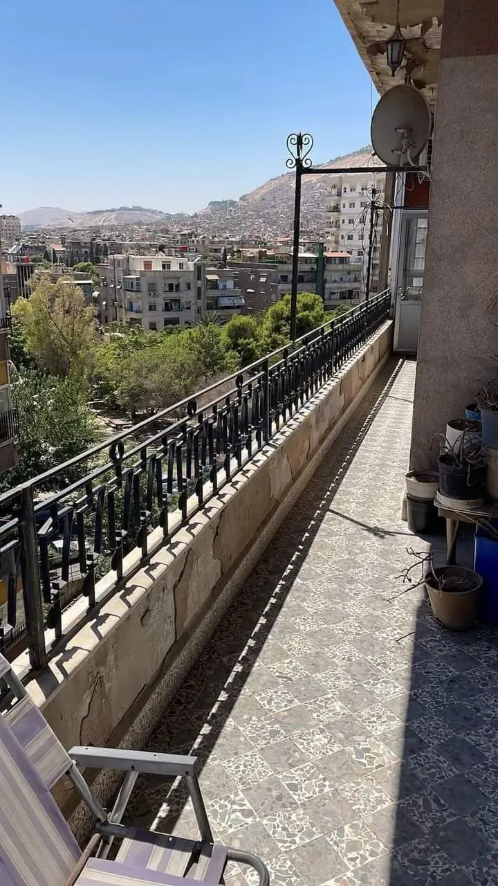 uploads/advertisements/images/للبيع_شقتين_بسعر_لقطة_في_دمشق_الميسات__9_-1790025737580.webp