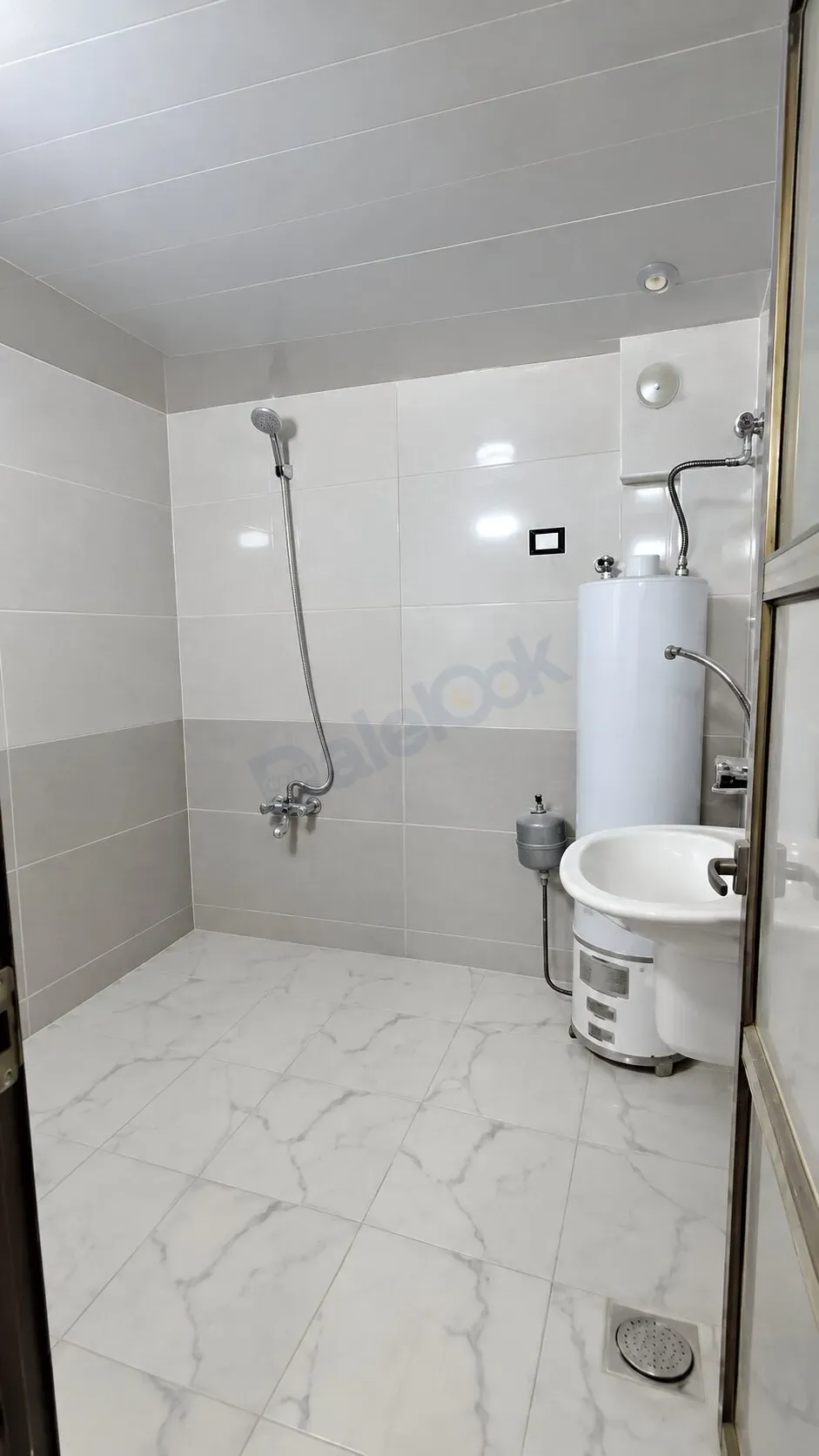 uploads/advertisements/images/للبيع_شقق_بيت_سحم__قرب_البلديه_ومغسل_النور__1_-1788987049656.webp