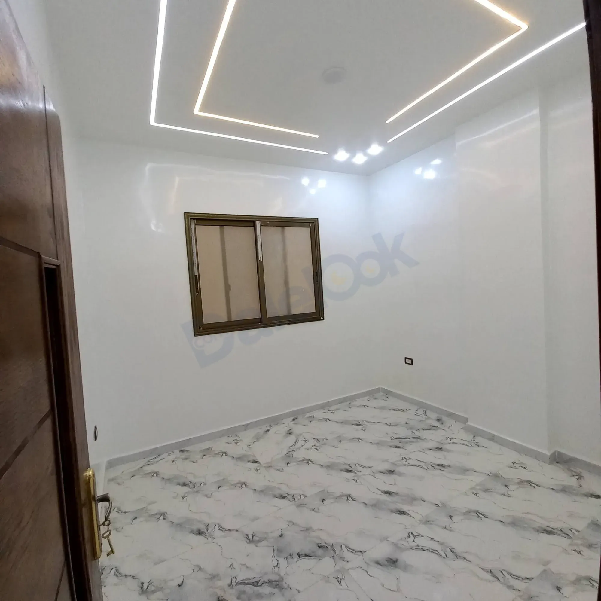 للبيع شقق بيت سحم  قرب مفرق سوق الشرائي عشارع العام