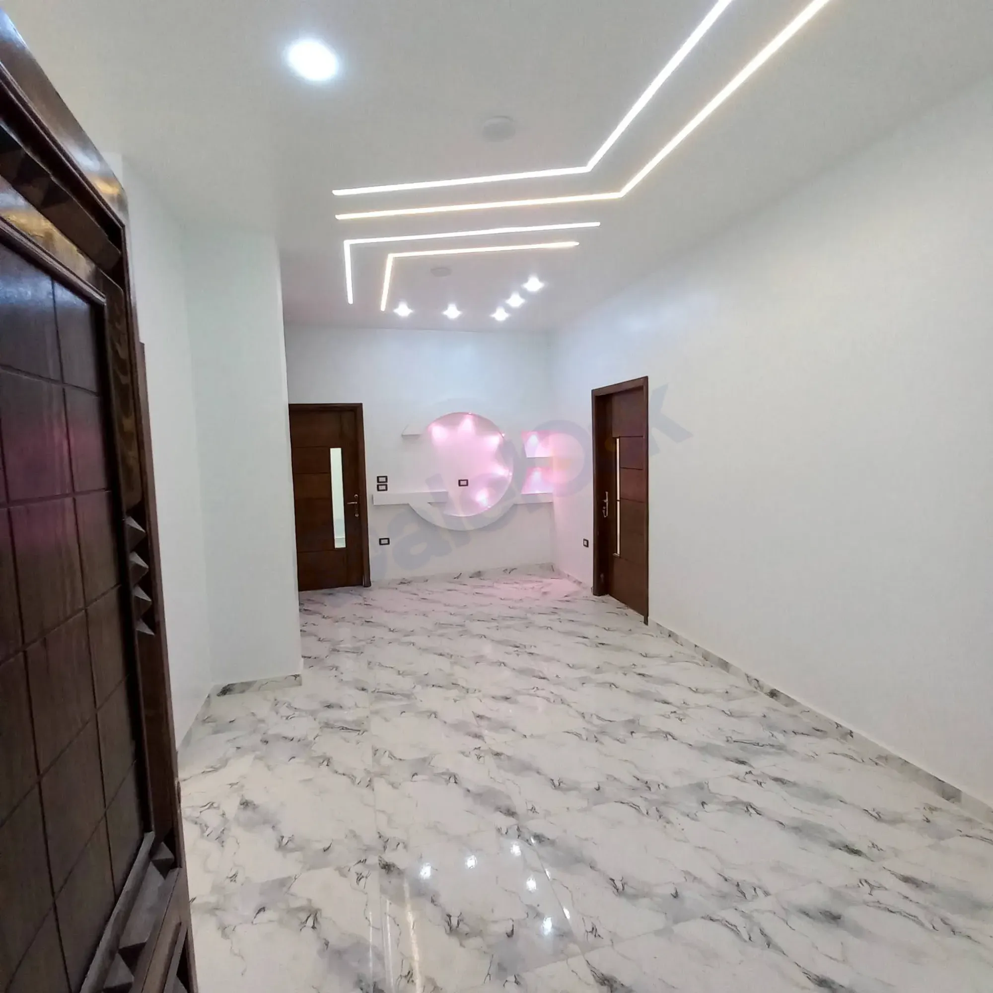 للبيع شقق بيت سحم  قرب مفرق سوق الشرائي عشارع العام