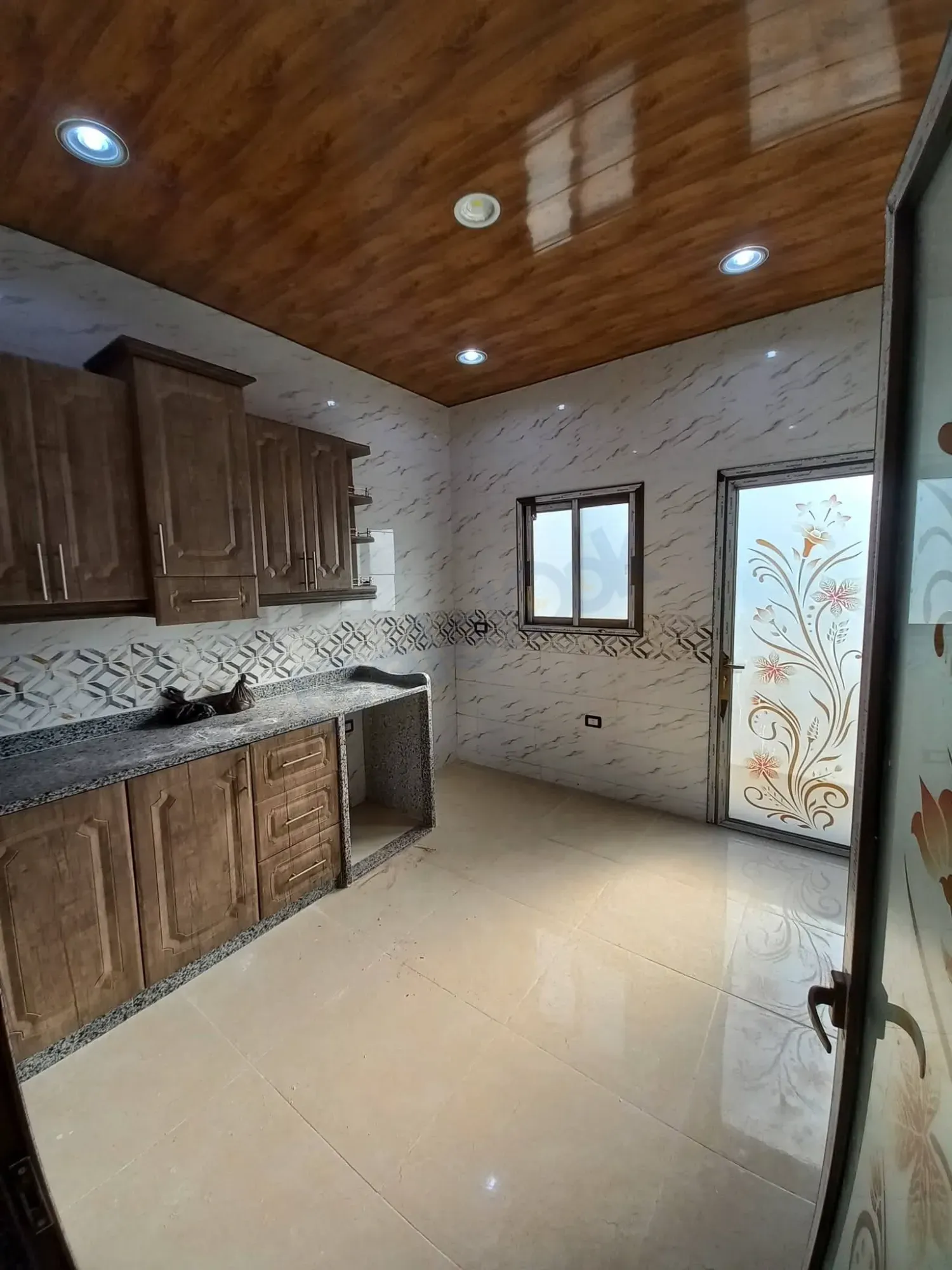 uploads/advertisements/images/للبيع_شقه_بيت_سحم__قريبه_من_دوار_الجمل_نسق_تاتي_عن_الشارع__9_-1788983489962.webp