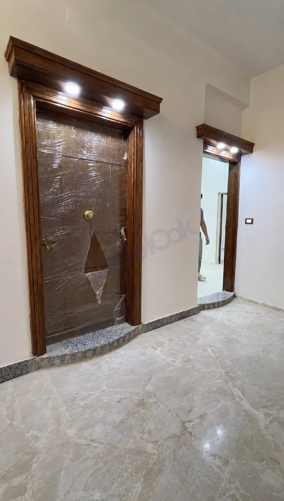 uploads/advertisements/images/للبيع_شقه_سكنيه_واسعة_في_حرستا_مقابل_جامع_العمري__3_-1786890750382.webp