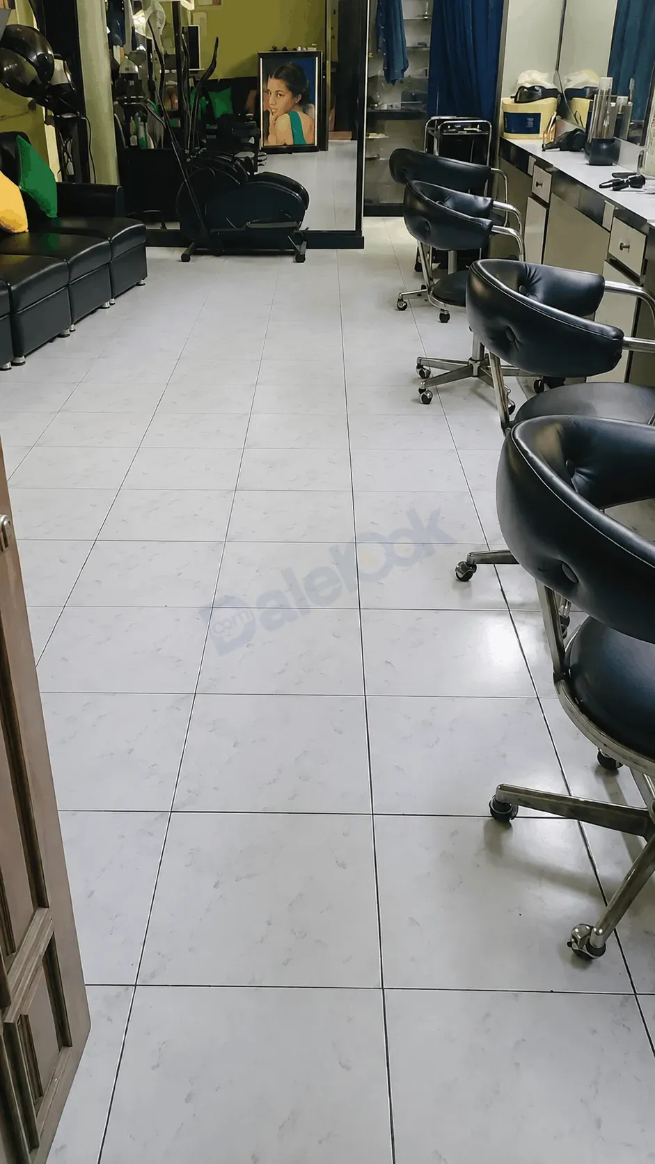 uploads/advertisements/images/للبيع_صالون_حلاقة_في_المهاجرين__4_-1784231369699.webp