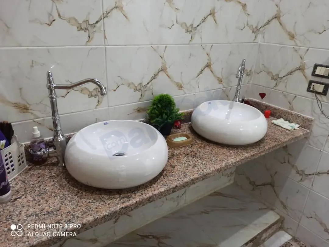 uploads/advertisements/images/للبيع_عقار_تجاري_فاخر_في_دوما_خورشيد__7_-1785448431225.webp