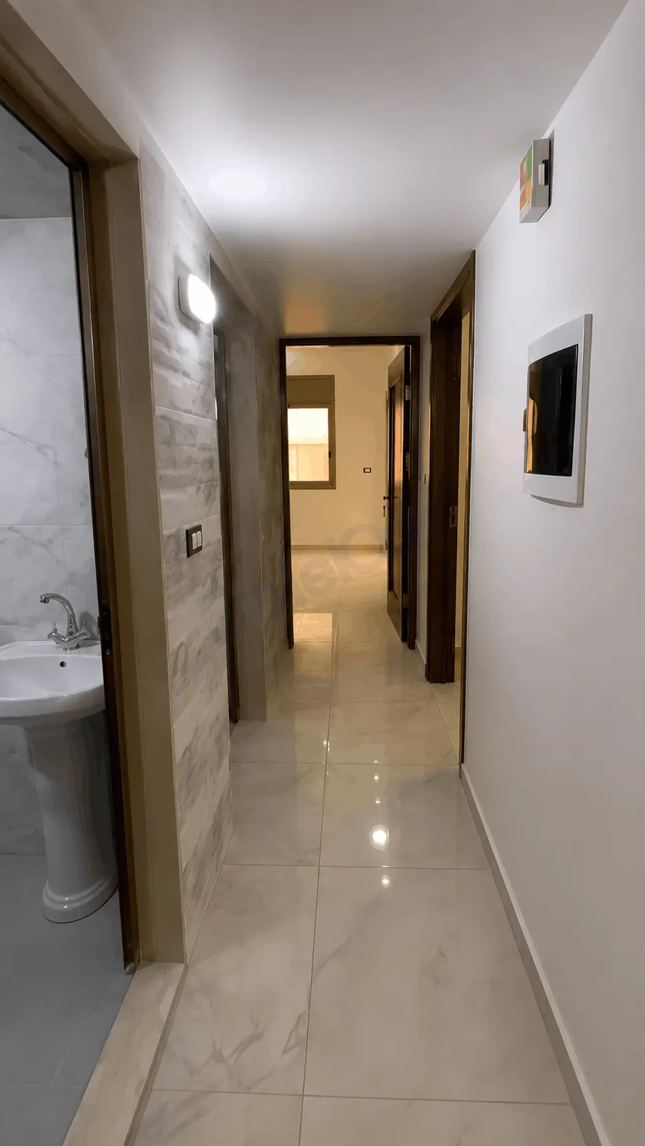 uploads/advertisements/images/للبيع_عقار_يصلح_سكني_و_تجاري_في_صحنايا__5_-1784222182529.webp