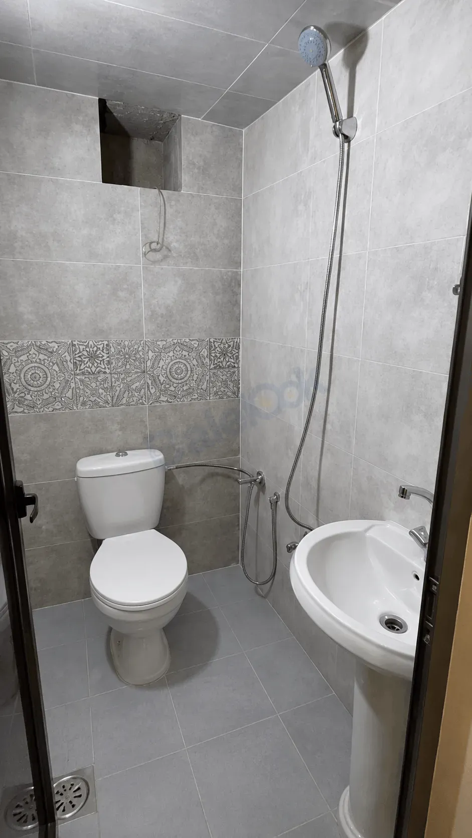 uploads/advertisements/images/للبيع_عقار_يصلح_سكني_و_تجاري_في_صحنايا__6_-1784222182529.webp
