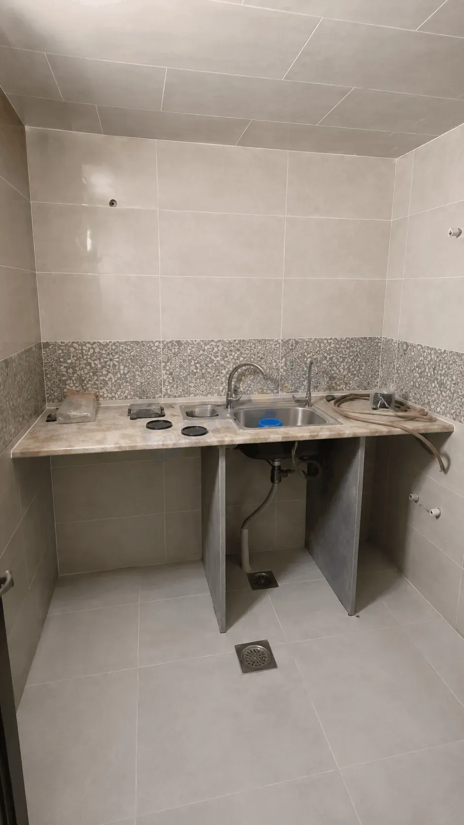 uploads/advertisements/images/للبيع_عقار_يصلح_سكني_و_تجاري_في_صحنايا__8_-1784222182529.webp