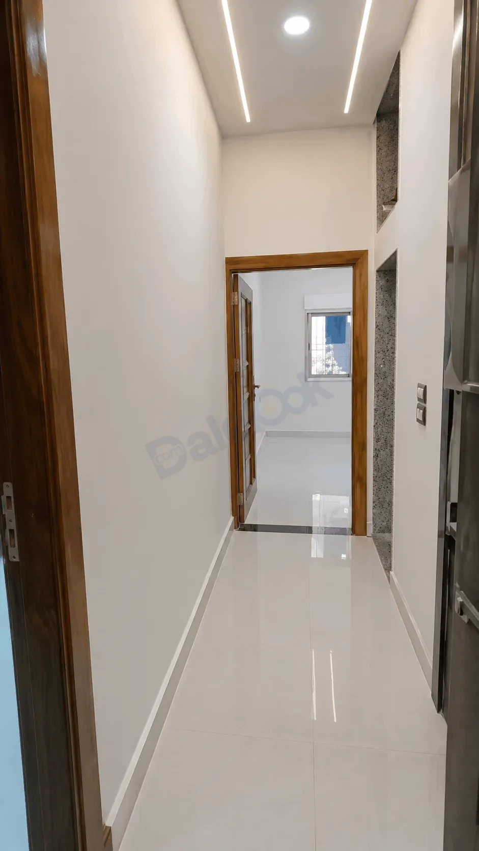 uploads/advertisements/images/للبيع_في_جرمانا_بموقع_مميز_الروضة_الكورنيش__8_-1783884726316.webp