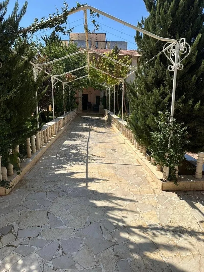 uploads/advertisements/images/للبيع_فيلا_بسعر_مغري_في_جديدة_عرطوز__6_-1786117974823.webp