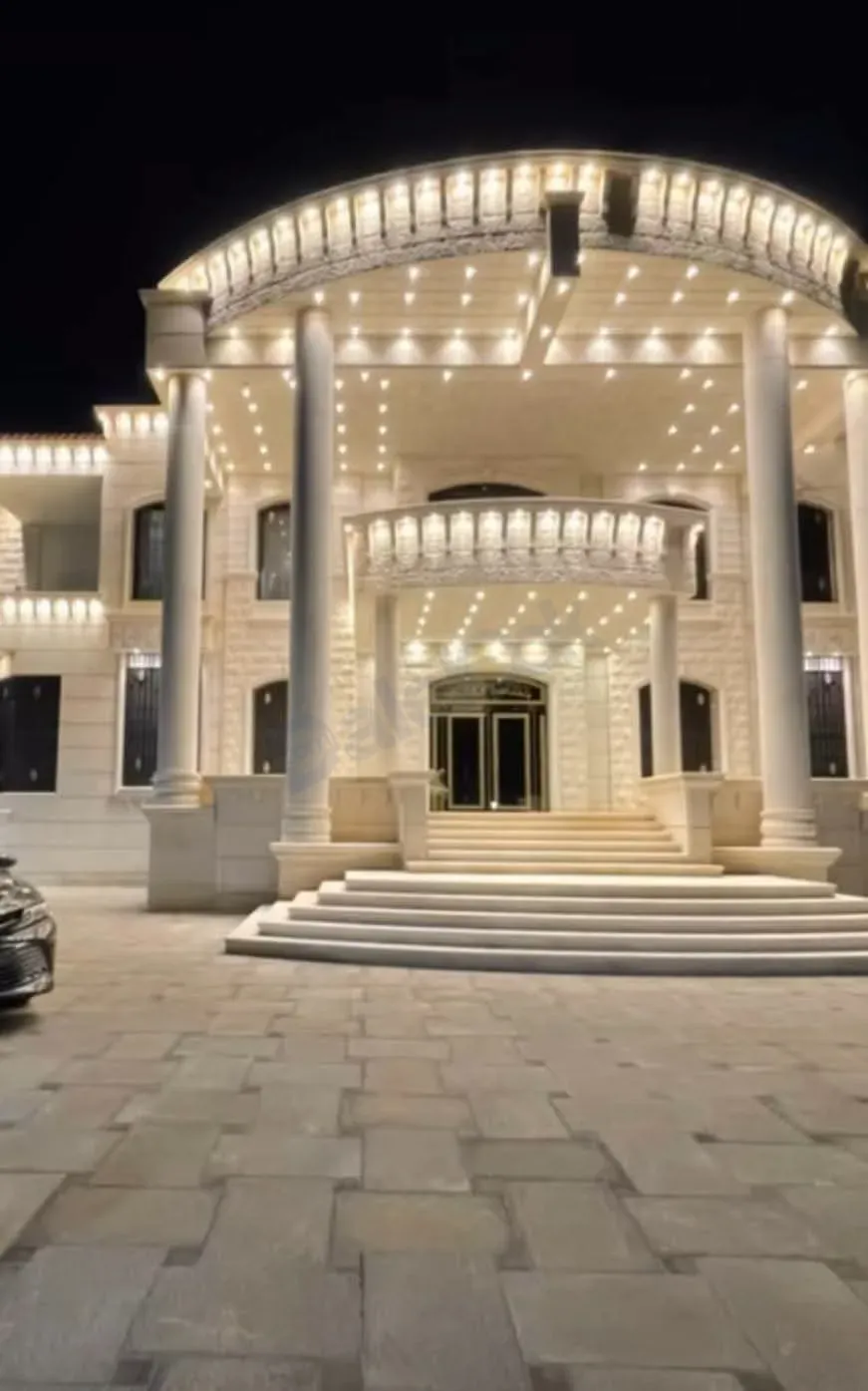 للبيع فيلا في الاذقية رأس شمرا أول طريق القصر