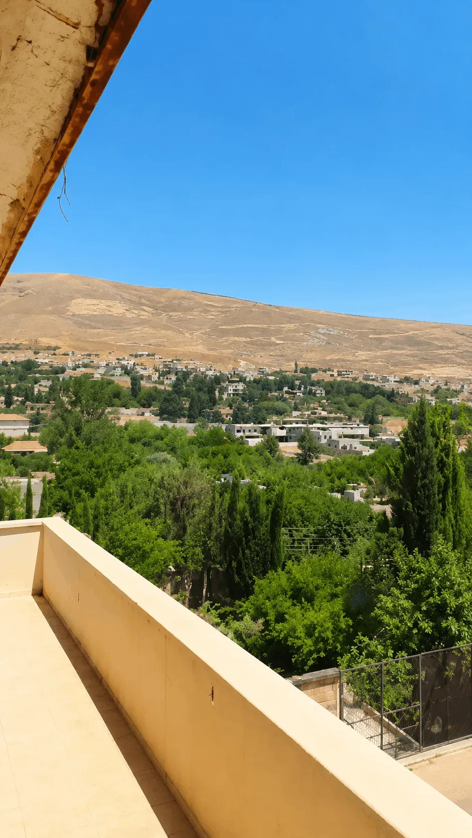 للبيع فيلا للبيع في التكية مضايا