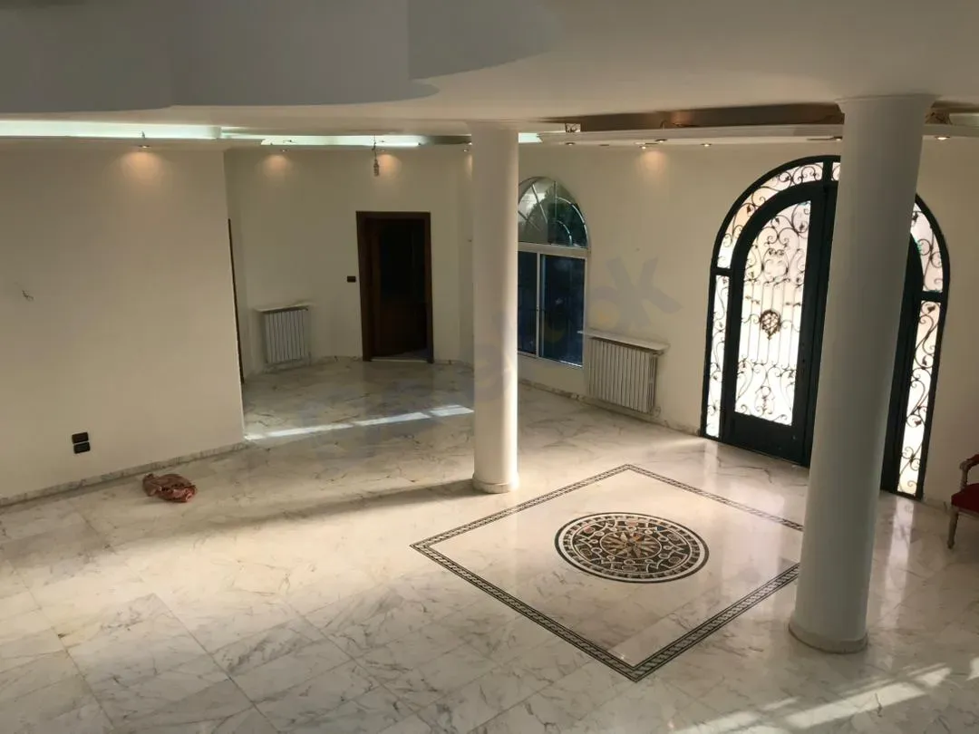 uploads/advertisements/images/للبيع_فيلا_ملكية_في_أشرفية_الوادي__19_-1781726029174.webp