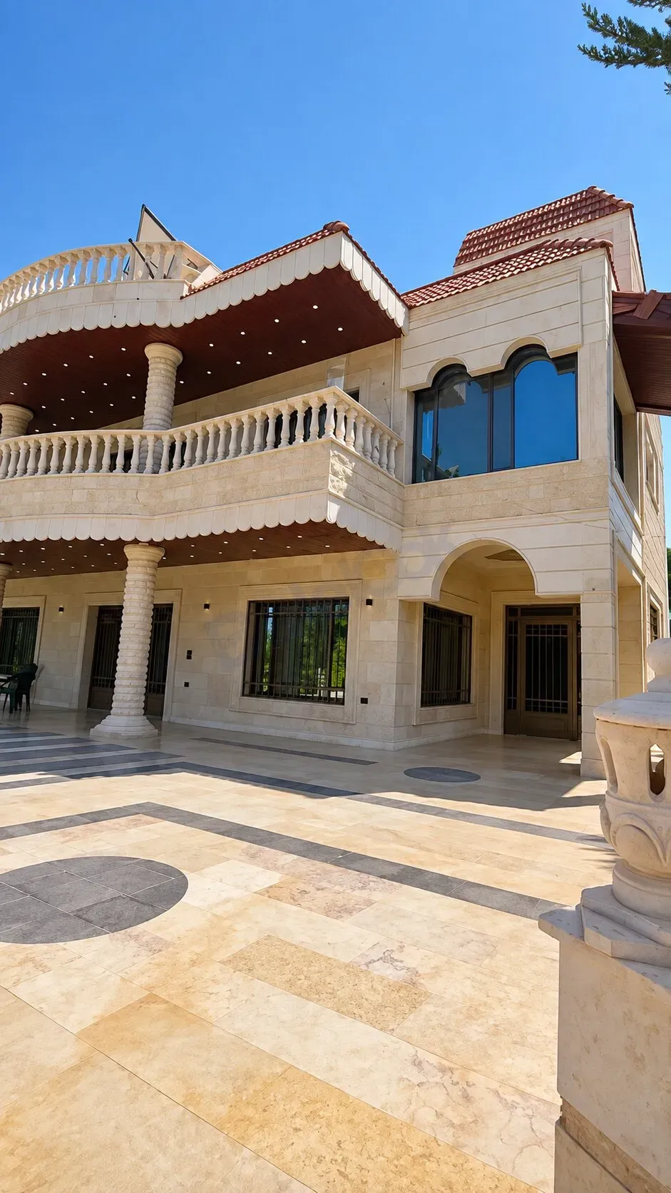 للبيع فيلا مميزة في دروشا شارع القصور