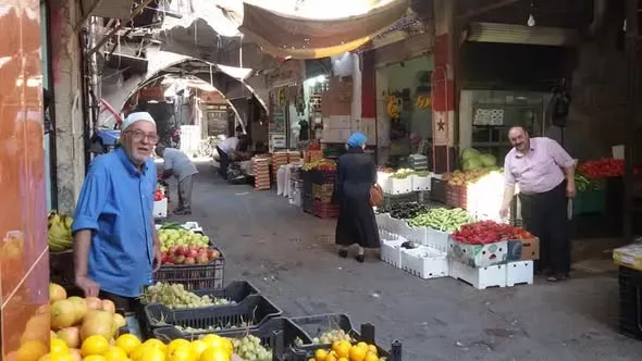 للبيع محل بقلب سوق الخضرا بكفرسوسه