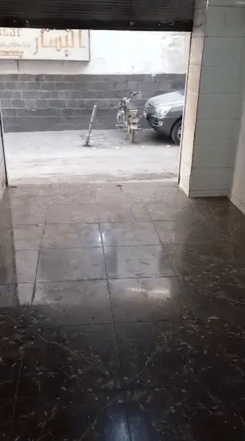 للبيع محل تجاري في باب توما