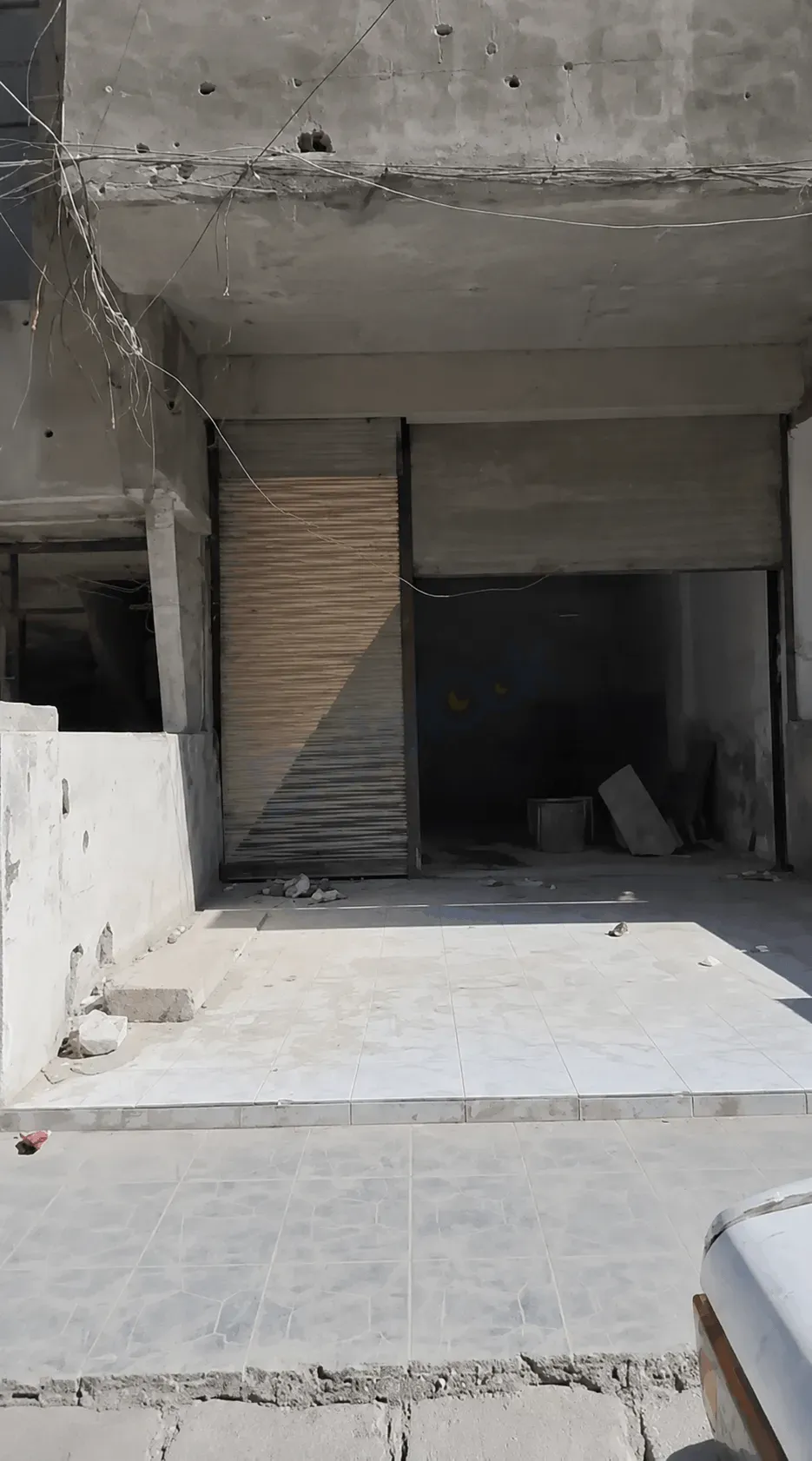 للبيع محل تجاري في كفر بطنا جنب مطعم عز الشام