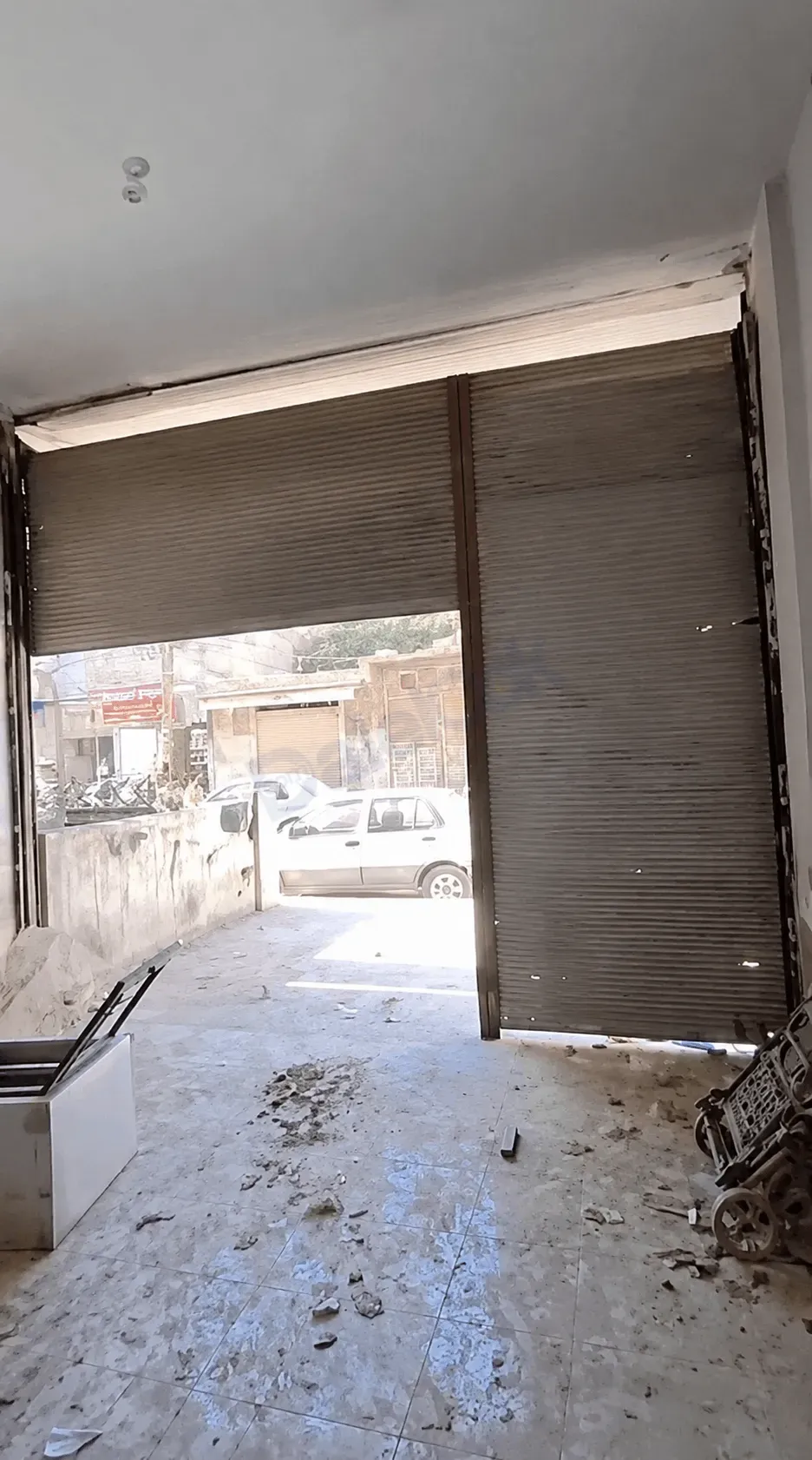 للبيع محل تجاري في كفر بطنا جنب مطعم عز الشام