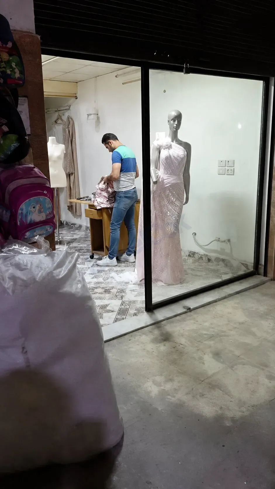 uploads/advertisements/images/للبيع_محل_تجاري_من_المالك_في_جرمانا__1_-1788351142938.webp