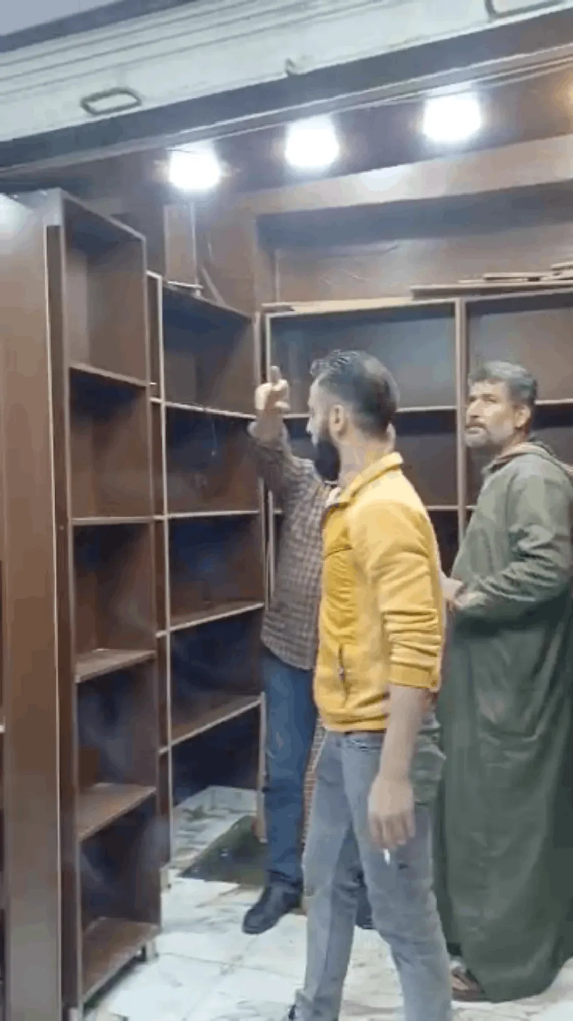للبيع محل في الشيخ محي الدين في سوق الجمعة